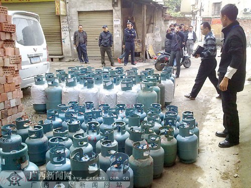 莫用“黑燃气” 南宁查处7个非法瓶装液化气窝点