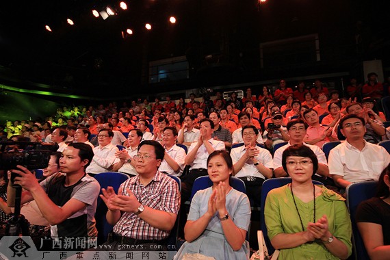 2013广西公民楷模新闻人物评选揭晓 举行颁奖典礼
