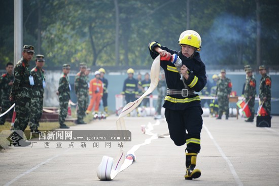 广西公安消防部队执勤岗位练兵尖兵集中南宁比武