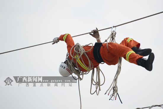 广西公安消防部队执勤岗位练兵尖兵集中南宁比武