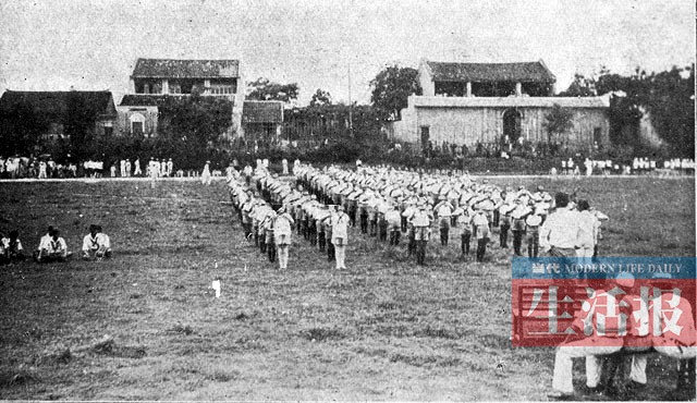 南宁二中首届初中生六十年后再聚 叹“匆匆那年”