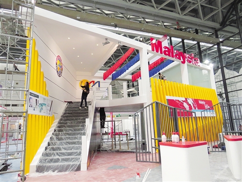 东盟展品陆续进场摆放到位 各国展馆凸显本国风情