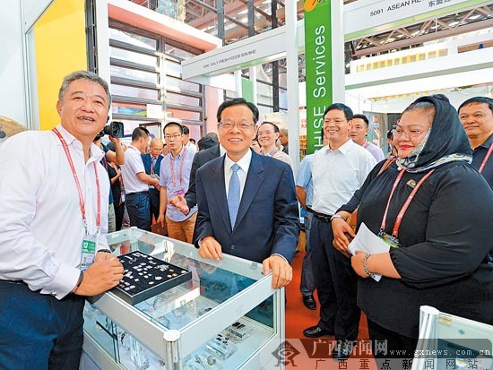 彭清华陈武危朝安参观第12届中国-东盟博览会展馆